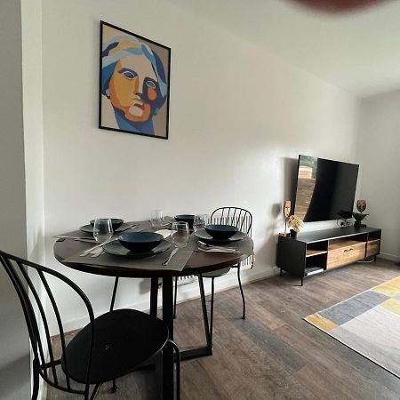 Kent, Dartford Station Apartments Luaran gambar