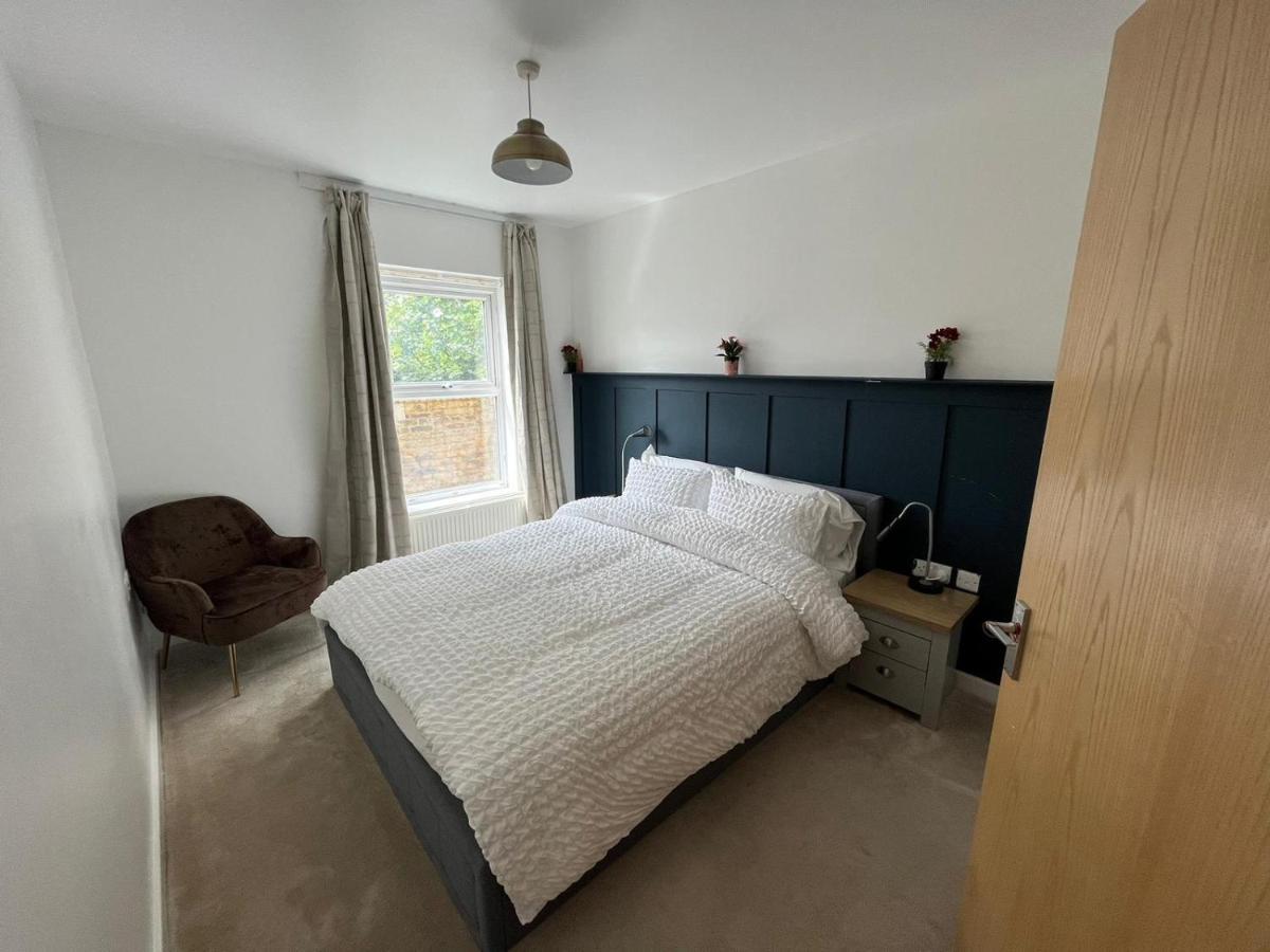 Kent, Dartford Station Apartments Luaran gambar