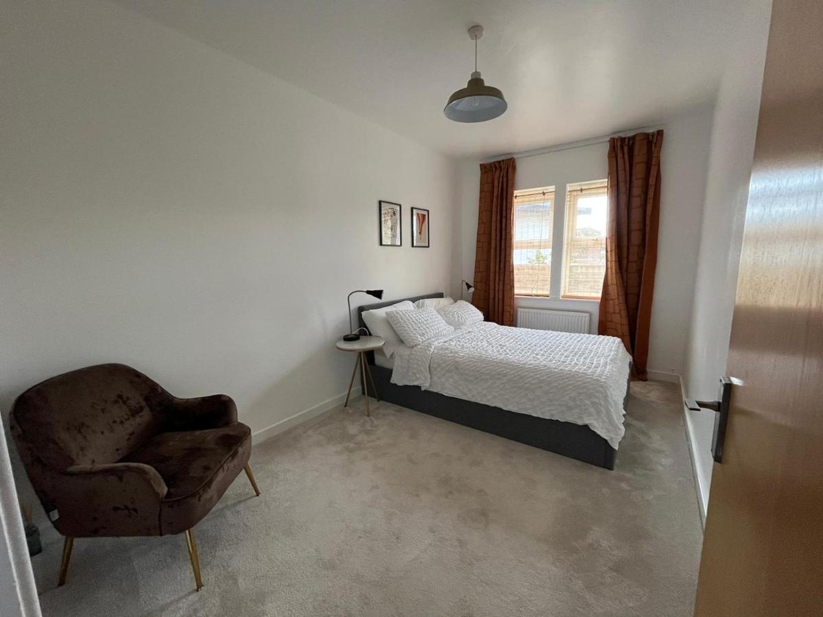 Kent, Dartford Station Apartments Luaran gambar
