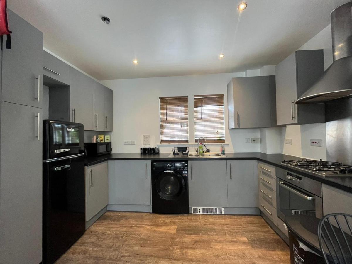Kent, Dartford Station Apartments Luaran gambar