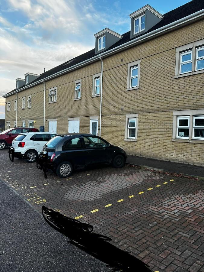Kent, Dartford Station Apartments Luaran gambar
